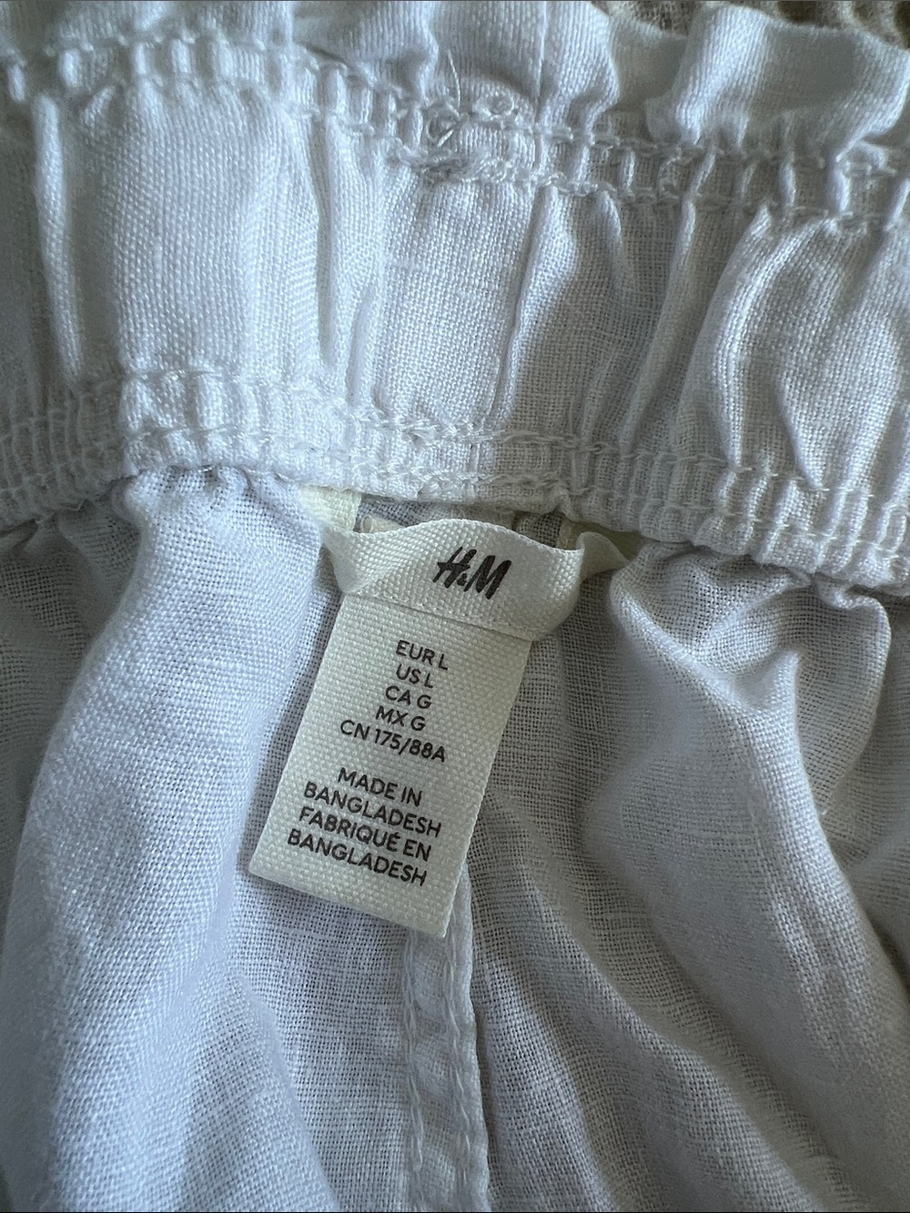 H&M White Linen-Blend Elastic Waist Athletic Shorts - Picture 3 of 3